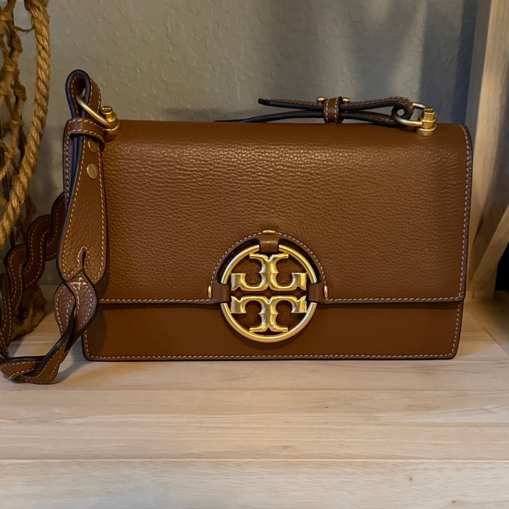 Tory Burch Miller Shoulder Bag Light Umber Brown Gold Logo Like New w/ Tag